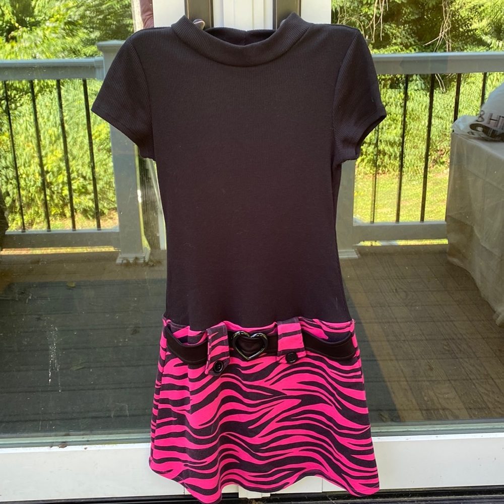 Pinky size 14 black and pink Leslie’s print dress